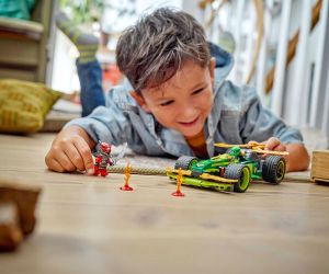 LEGO® NINJAGO™  Състезателна кола на Лойд 71828 