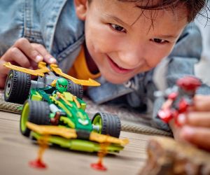 LEGO® NINJAGO™  Състезателна кола на Лойд 71828 