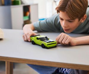 LEGO® Speed Champions Спортна кола Dodge Challenger SRT Hellcat 77237 